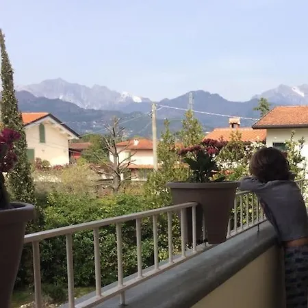 Mimi Villa *